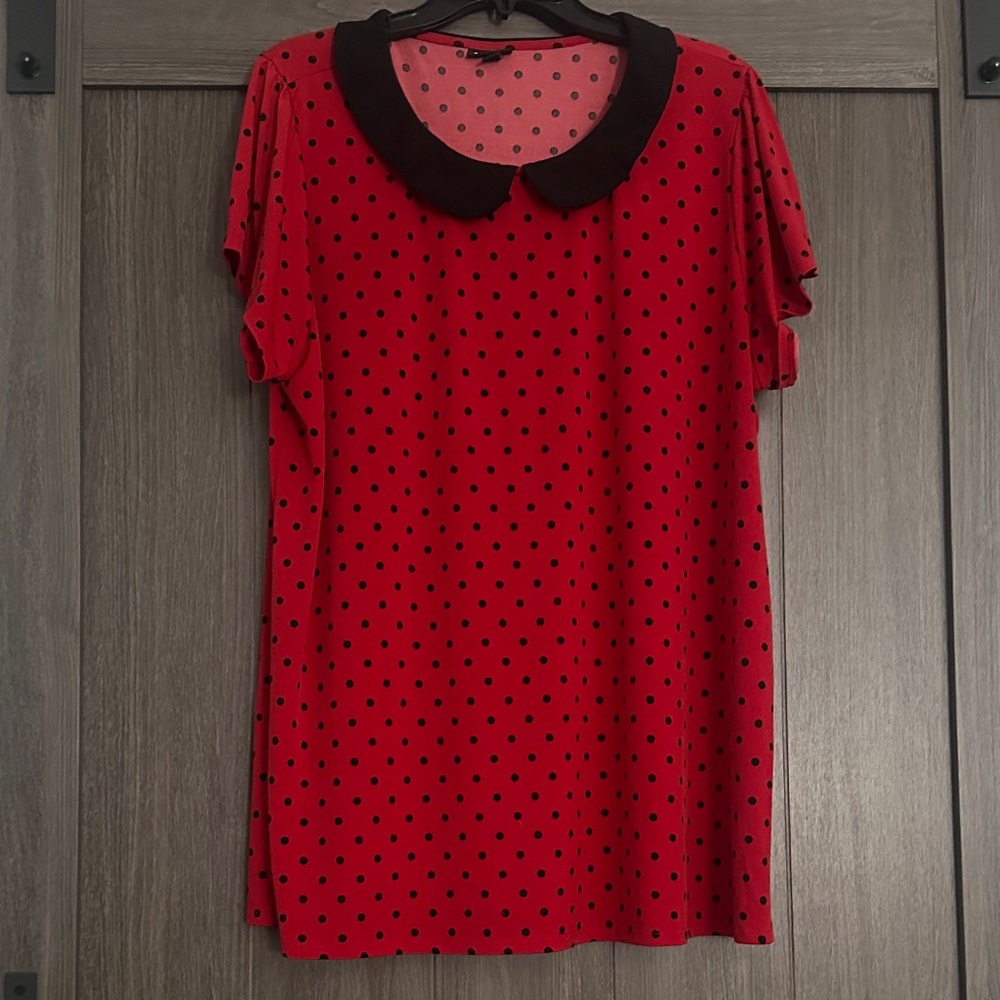 Euc Torrid Red Polka Dot Blouse with Black Peter Pan Collar barley worn size 3x
